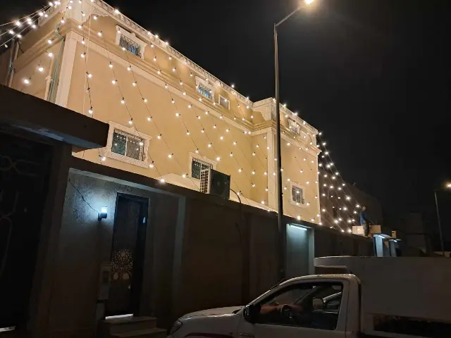 تأجير عقود لمبات وإنارة زينة